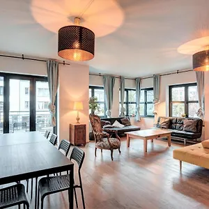  Appartement Theater In Heart Of