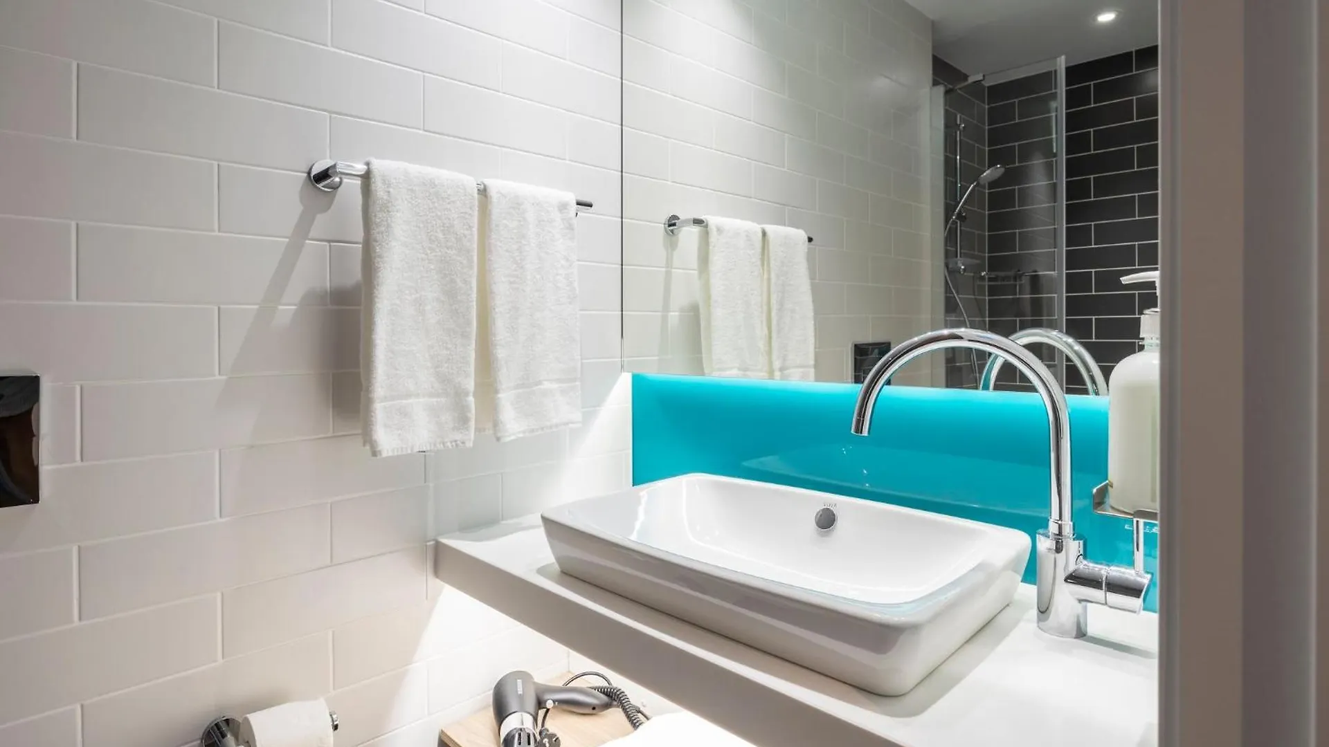 *** Hotel Holiday Inn Express Antwerp - City Centre By Ihg Belgium