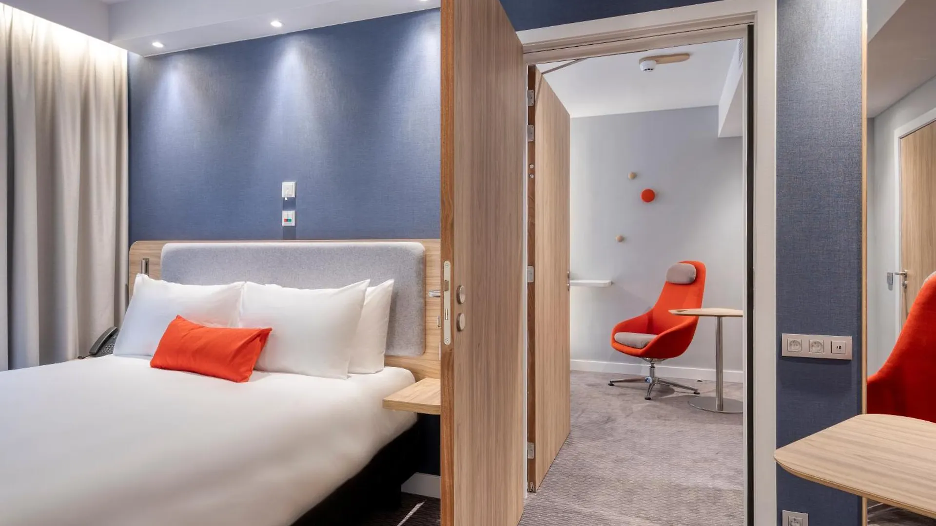 *** Hotel Holiday Inn Express Antwerp - City Centre By Ihg Belgium